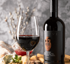lion gri home wina moldawskie slider kieliszek wino czerwone